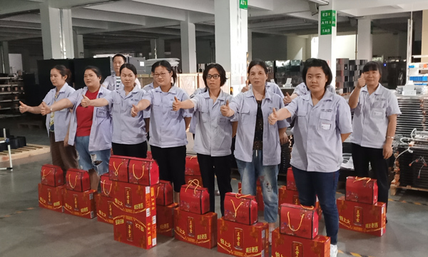 喜迎中秋，上派电器为员工发放中秋福利！