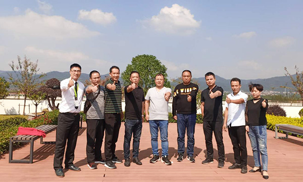 金秋十月秋高气爽，集成灶十大品牌上派集成灶迎丹阳、抚州、西安、建瓯等客户考察！