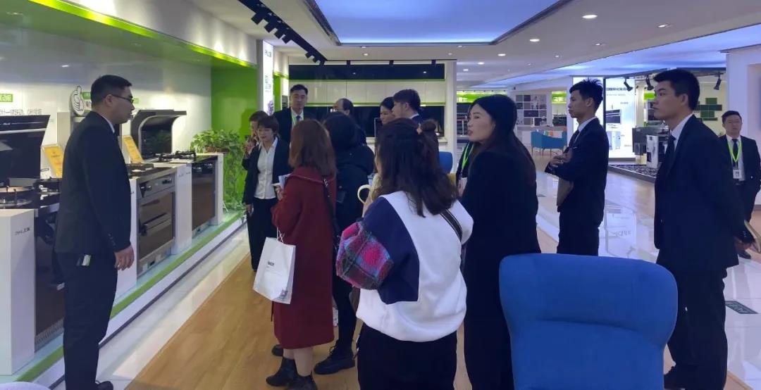 上派集成灶十大品牌，迎来火爆签约潮，连签数城，捷报频传！