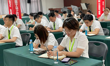 十大品牌上派集成灶召开六月誓师动员大会，拉开征战序幕！