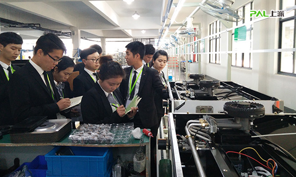 争做行业两栖兵--上派电器开展员工实战培训