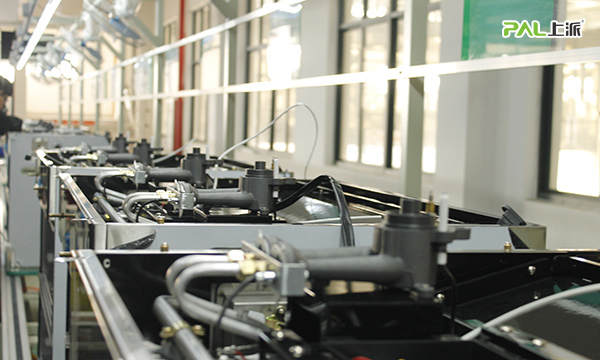 走进上派电器，见证世袭者A52集成灶的“诞生”