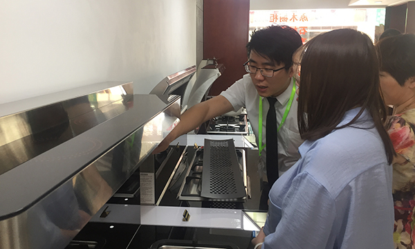 热烈祝贺上派集成灶金华永康专卖店隆重开业