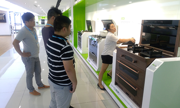 秋风送爽 ——上派集成灶迎来福建宁德客户到厂参观