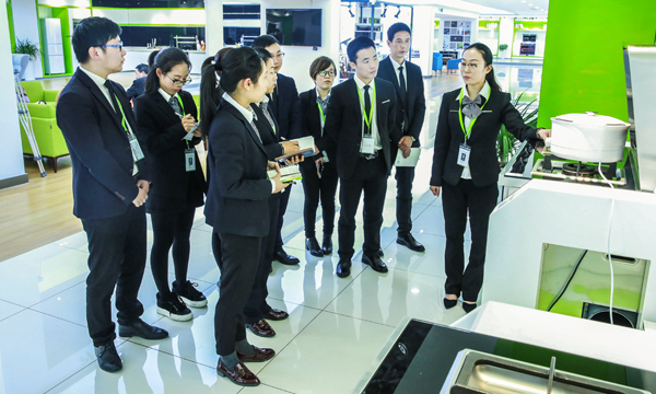  注入新力量，开启新征程——上派电器隆重举行新员工入职欢迎仪式