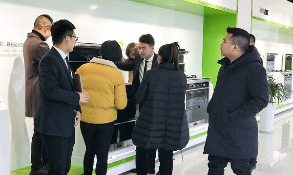 品牌崛起势不可挡！上派集成灶14天连下11城，再创行业签约神话