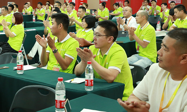 抢占先机，聚势共赢｜2018盈在终端上派P6首届老板特训营火热进行中
